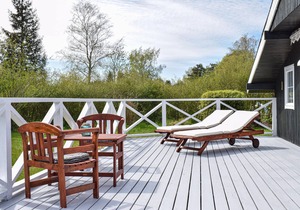 Amazing home in Dronningmølle with WiFi
