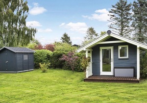 Amazing home in Dronningmølle with WiFi