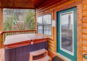 Amazing log cabin with private hot tub and sweeping mountain views