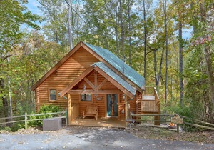 Amazing Views in Pigeon Forge with seclusion, game room, and home theater!