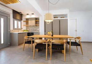 Amer Villa Santorini with outdoor hot tub