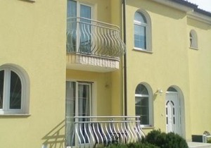 Ana Rooms
