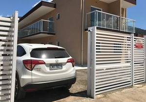 Ap 305: 800m Maranduba beach, individual barbecue, led TV, garage