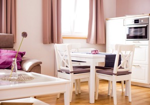 Ap 8 - Herrenberg-Junior Suite-Deluxe-Ensuite with Shower-Courtyard view