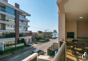 Apartamento com 02 dormitórios