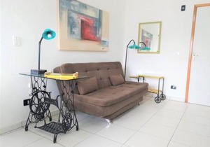 APARTAMENTO COM PISCINA E CHURRASQUEIRA EM UBATUBA