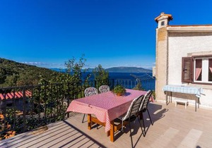 Apartmani Valun1