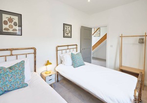 Apartment C, Cornerhouse Apartments