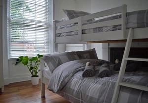 Apartment 3 Hamilton Square