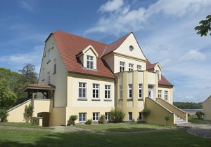 Apartment 4 on the water for 4 people Gut Grubnow on Rügen