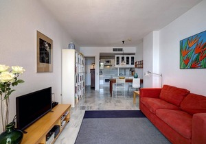 Apartment "Boulevard 105" with Sea View, Pool, Wi-Fi, A/C, Balcony & Garden