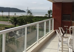 Apartment foot in the sand with sea view