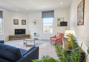 Apartment B, Cornerhouse Apartments