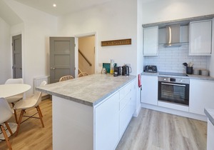 Apartment B, Cornerhouse Apartments