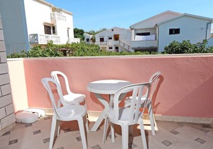 Apartment Luce - family friendly & parking: A3(4) - Pag, Island Pag, Croatia