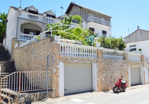 Apartment Ruža-2 by Interhome