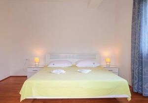 Apartment Vera (MLK325) in Krk/Malinska - 4 persons, 2 bedrooms