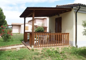 Apartment with balcony or terrace on coast