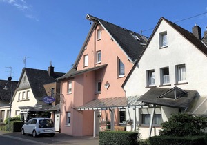 Apartment with balcony directly on the banks and with a view of the Moselle