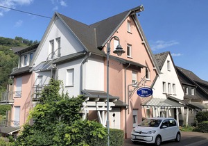 Apartment with balcony directly on the banks and with a view of the Moselle