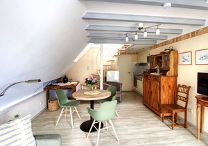 Apartment with balcony directly on the banks and with a view of the Moselle