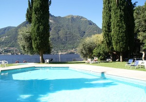 Apartment with 2 bedrooms, a large terrace with magnificent view of the lake