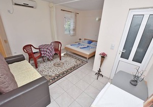 Apartments and Rooms Villa Mia