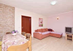 Apartments and Rooms Villa Mia