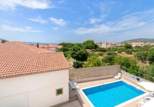 Apartments Family apartments Mila with pool