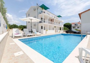 Apartments Family apartments Mila with pool