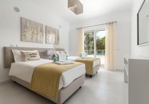 Apartments in Porto de Mós, Portugal