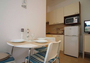 Apartments Sanja (40273-A1) - Primosten