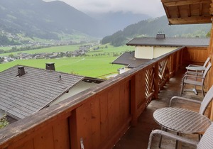 "App 5 persons" in the Apartment House Alpenjuwel near Ski Resorts