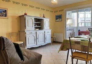 Appartement 2 étoiles proche du stade et des Thermes à Balaruc-les-Bains, avec parking et balcon fermé - FR-1-503-84