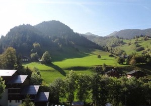 Appartement cosy à Arêches, 50m des pistes, terrasse ouest et piscine l'été - FR-1-342-249