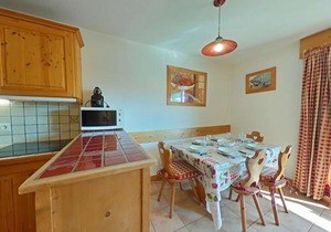 Appt 3 pièces, 6 couchages, proche commerces et pistes, parking inclus, animaux admis - FR-1-241-177