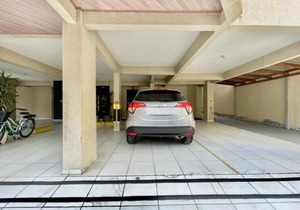 Apto amplo no coração da meia praia a 130m do mar