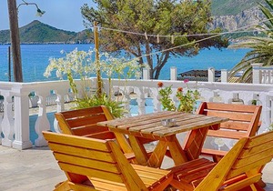 Arista Ferienwohnung 2 - mit Meerblick direkt am Strand von Agios Georgios Pagon