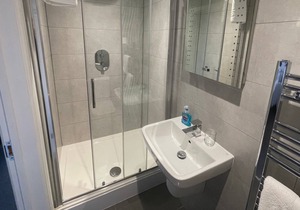 Arlan House, Superb Basingstoke Hotel - Room 01