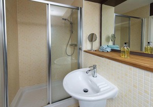 Artistic Flat in West Didsbury by Guestready