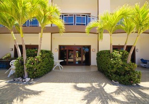 Aruba Breeze Condo