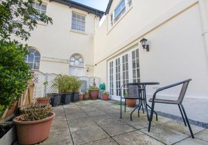 Arundel Mews - Parking - by Brighton Holiday Lets