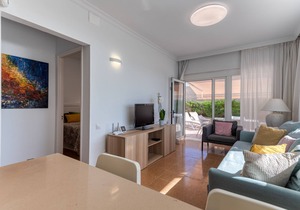 ASARA BEACH 1 apartment, direct access to the beach, private terrace.