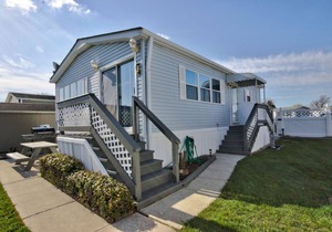 Assateague Pointe 2 br/1 ba 2 outdoor pools -in WOC.