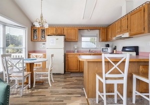 Assateague Pointe 2 br/1 ba 2 outdoor pools -in WOC.