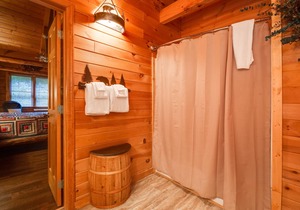 At Last: Shagbark Cabin with Hot Tub, Arcade Games, and More!