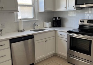 Avalon BEACH BLOCK 2 Bedroom Condo with POOL West Unit/Sleeps 4