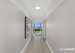 Avoca Beach House - Uninterrupted Beachfront