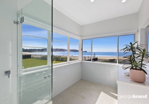 Avoca Beach House - Uninterrupted Beachfront