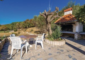 Awesome Apartment In Supetarska Draga